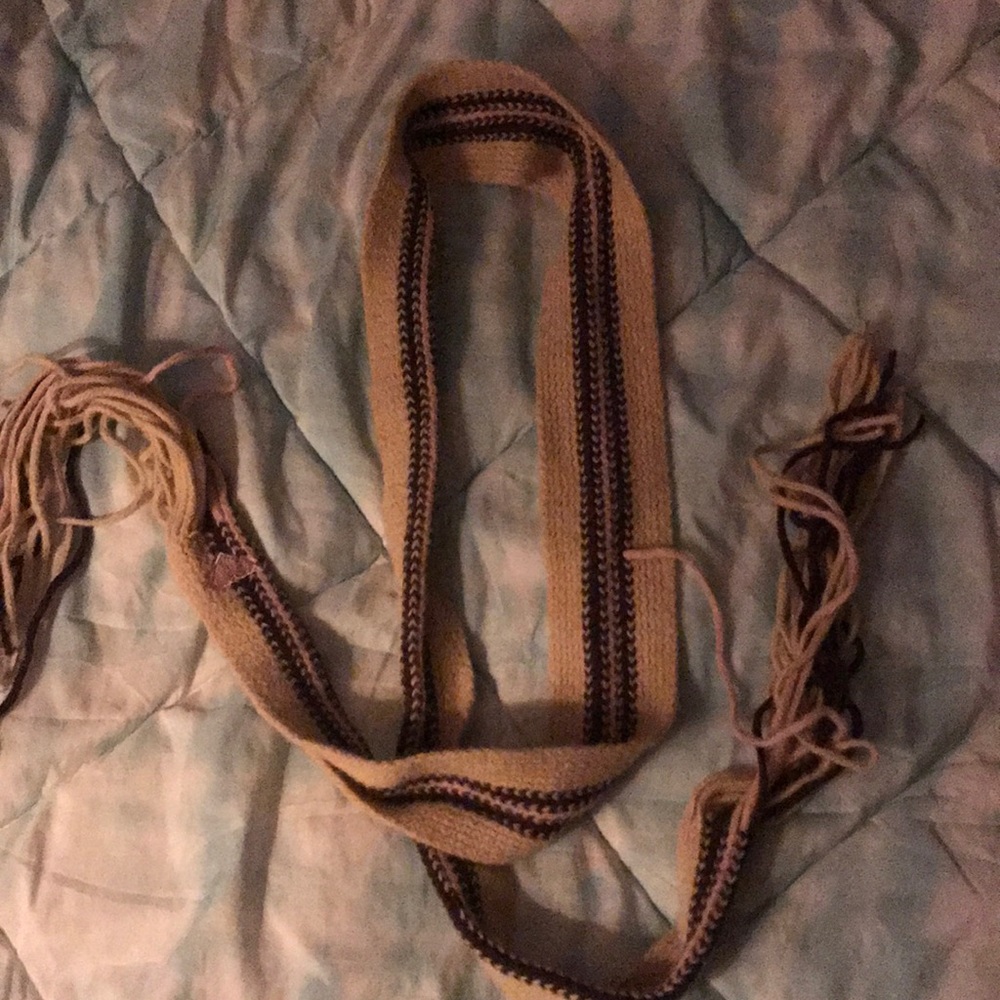 Super cute light weight Roxy scarf